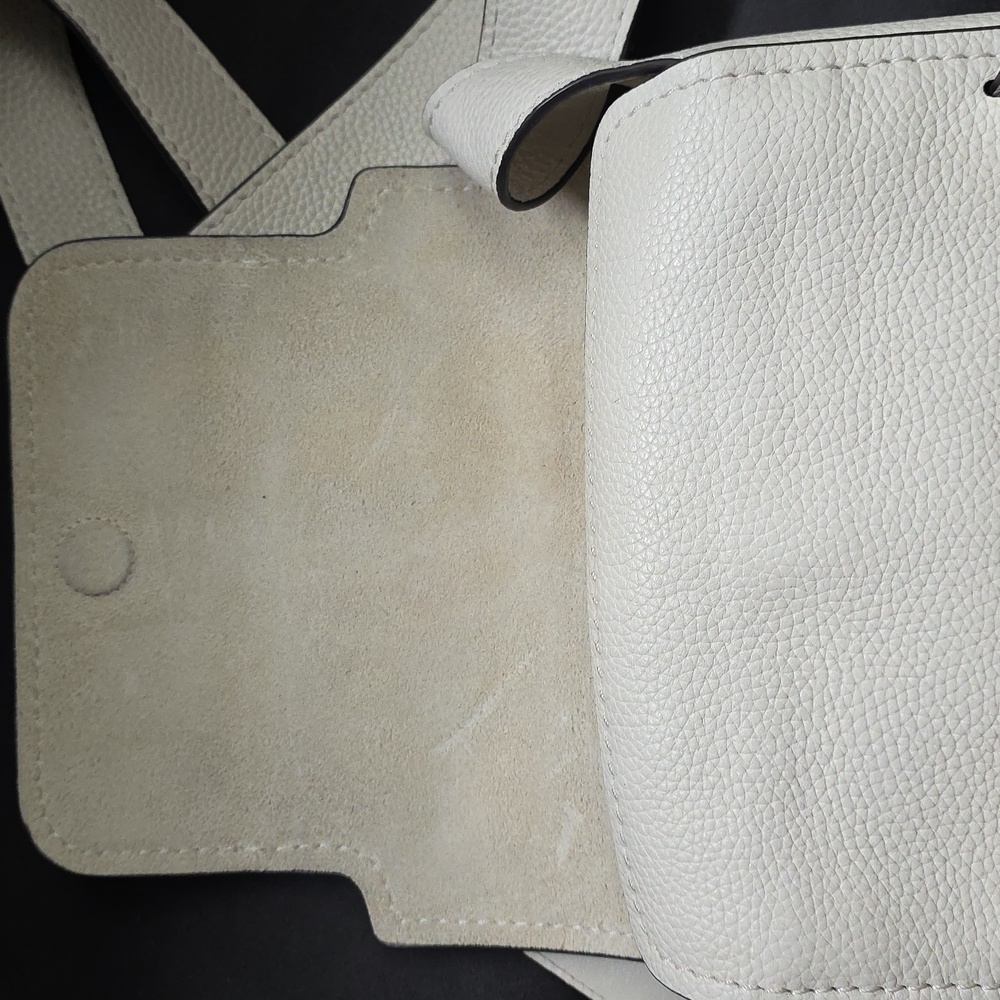 Coach Cream Leather Crossbody Bag with Silver Hardware - Picture 4 of 11